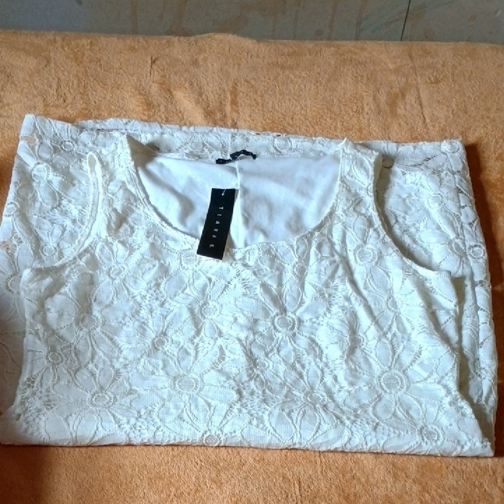 💥Tiana B Dress New Creamy White In‎ Color💥